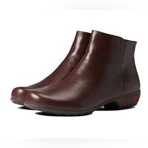 New Walking Cradles Ezra Leather Bootie in Brown Size 9